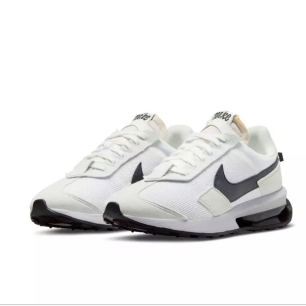 Nike Men's White and Black Athletic Shoes
